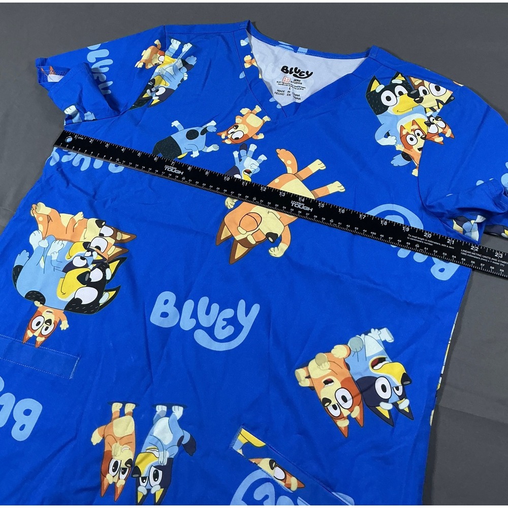 Bluey Character Medical Scrub Top Blue V-Neck Short Sleeve Pockets Size L - Picture 3 of 9